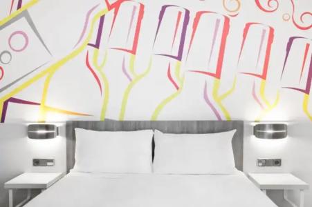 Ibis Styles Madrid Prado - 37