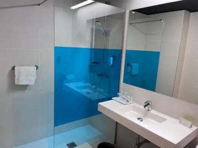 Ibis Styles Madrid Prado - 13