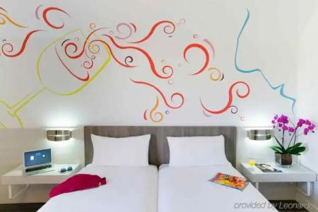 Ibis Styles Madrid Prado - 7