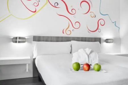 Ibis Styles Madrid Prado - 43