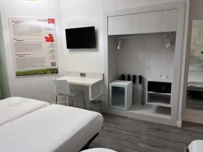 Ibis Styles Madrid Prado - 10