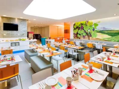 Ibis Styles Madrid Prado - 21