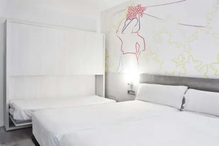 Ibis Styles Madrid Prado - 4