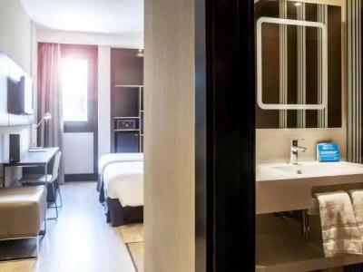 Novotel Madrid Center - 16