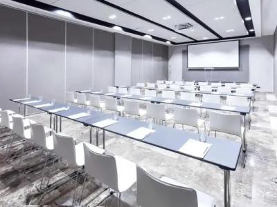 Novotel Madrid Center - 25