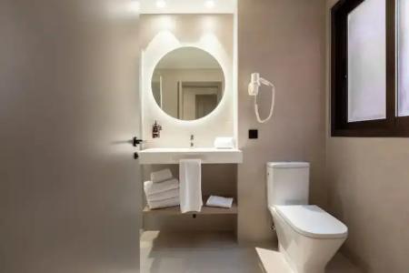 Rafaelhoteles Piramides - 140