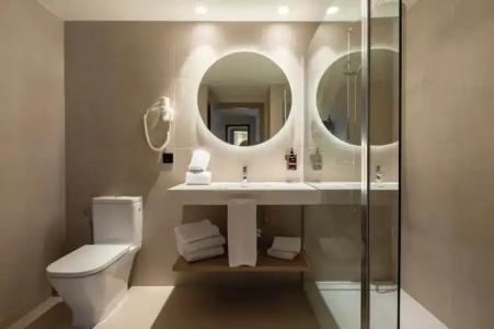 Rafaelhoteles Piramides - 132