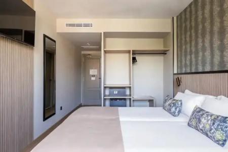 Rafaelhoteles Piramides - 130