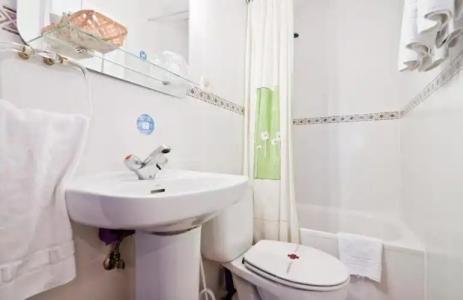 Hostal Oporto - 30