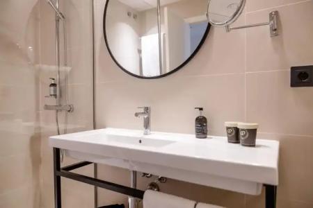 Motel One Madrid-Plaza de España - 30
