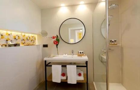 Motel One Madrid-Plaza de España - 70