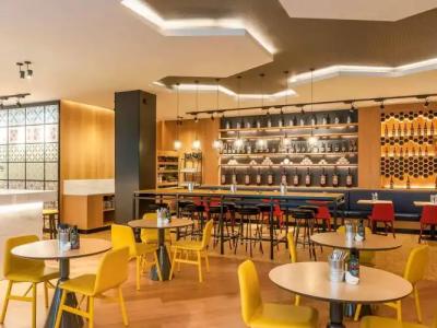 Motel One Madrid-Plaza de España - 15