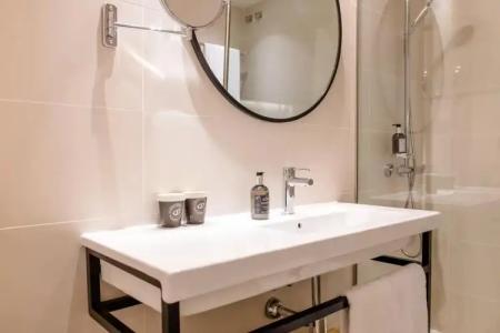 Motel One Madrid-Plaza de España - 33