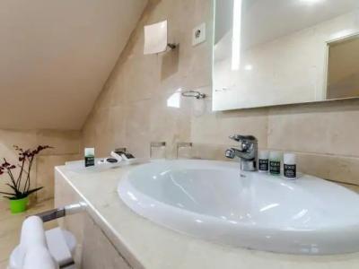 Exe Suites 33 - 17
