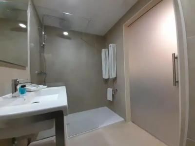 Eco Alcalá Suites - 7