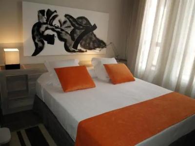 Eco Alcalá Suites - 41