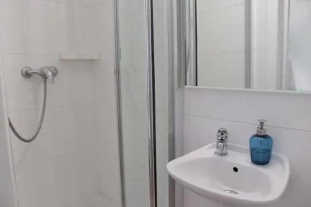 Hostal La Zona - 8
