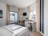 Standard Double room with partial sea view
