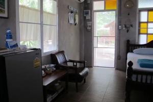 Sichang My home, Ko Si Chang