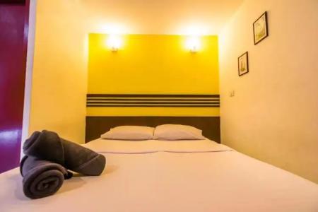 18 Coins Cafe & Hostel - 34