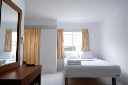 18 Coins Cafe & Hostel - 43