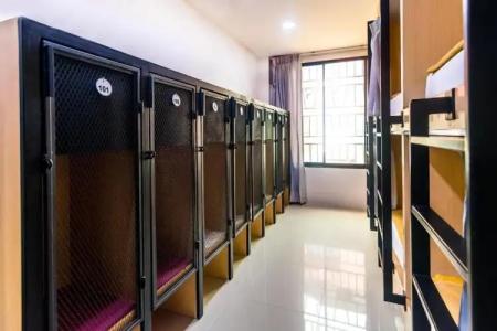 18 Coins Cafe & Hostel - 25