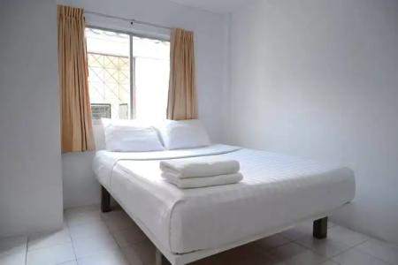 18 Coins Cafe & Hostel - 40