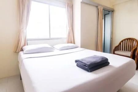 18 Coins Cafe & Hostel - 50