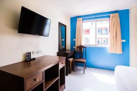 18 Coins Cafe & Hostel - 47
