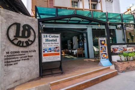 18 Coins Cafe & Hostel - 18