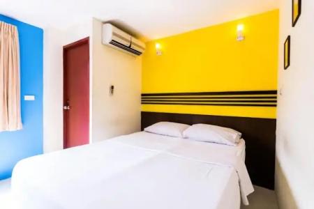 18 Coins Cafe & Hostel - 32