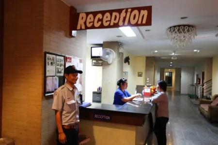 18 Coins Cafe & Hostel - 1
