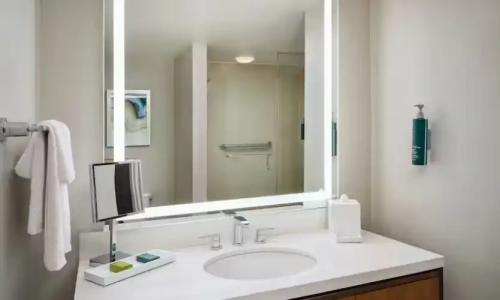 Hilton New Orleans Riverside - 75