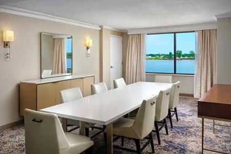 Hilton New Orleans Riverside - 68