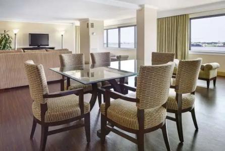 Hilton New Orleans Riverside - 7