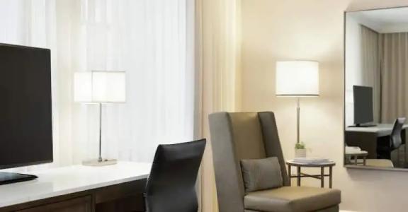 Hilton New Orleans / St. Charles Avenue - 65