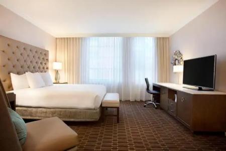 Hilton New Orleans / St. Charles Avenue - 36