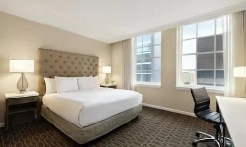 Hilton New Orleans / St. Charles Avenue - 75