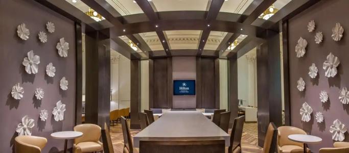 Hilton New Orleans / St. Charles Avenue - 14