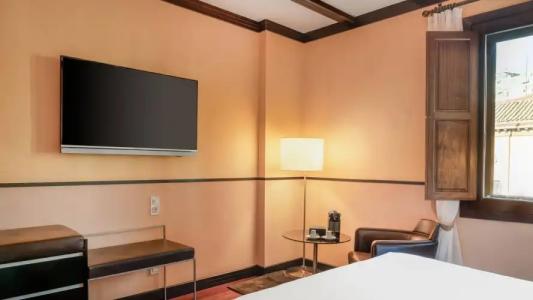 Palacio de Santa Paula, Autograph Collection - 102