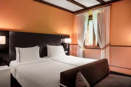 Palacio de Santa Paula, Autograph Collection - 105