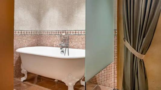 Palacio de Santa Paula, Autograph Collection - 138