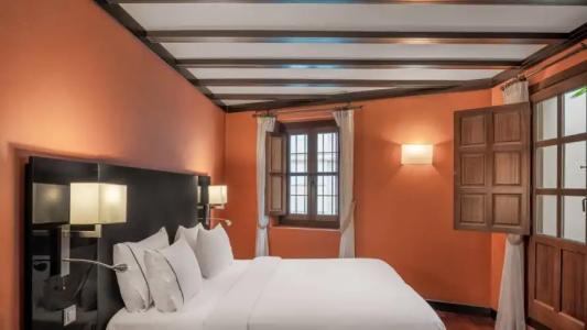 Palacio de Santa Paula, Autograph Collection - 124