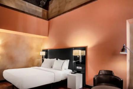 Palacio de Santa Paula, Autograph Collection - 111