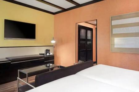 Palacio de Santa Paula, Autograph Collection - 107