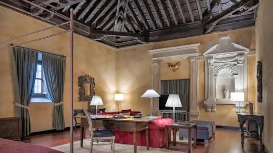 Palacio de Santa Paula, Autograph Collection - 135