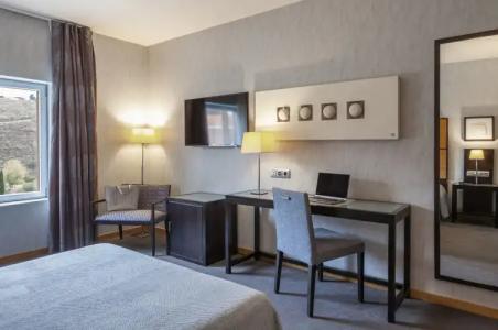 Macià Real De La Alhambra - 2