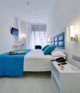 Santa Rosa, Bluees - 25