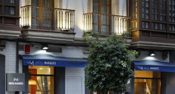 Marqués, Bluees