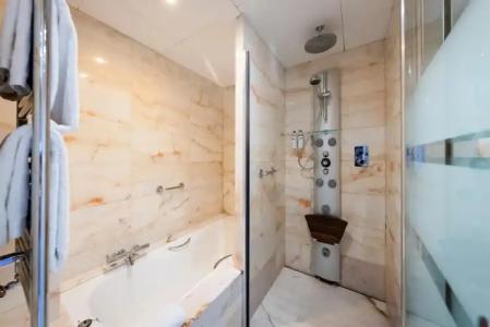 Best Western Premier CMC Girona - 41